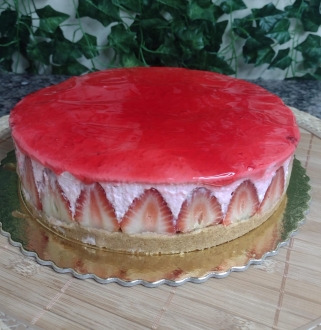 Doce Chic Confeitaria & Fbrica - Torta mousse morango